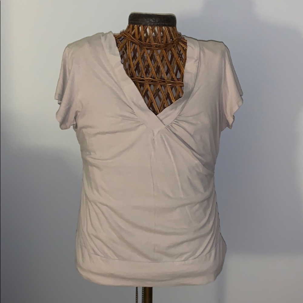 Short sleeve v neck shirt